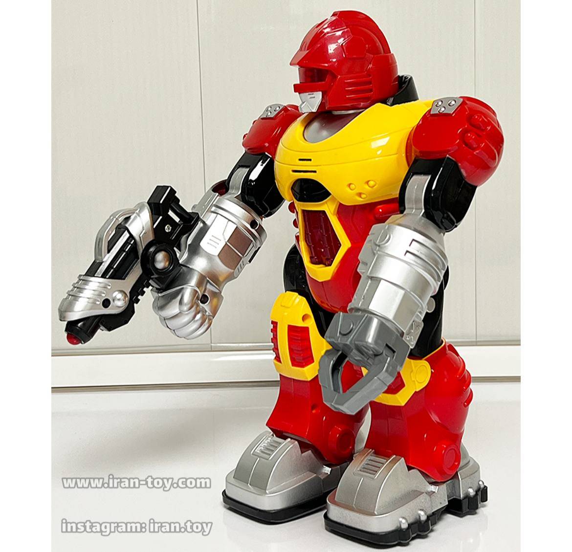 ادم اهنی صدادار