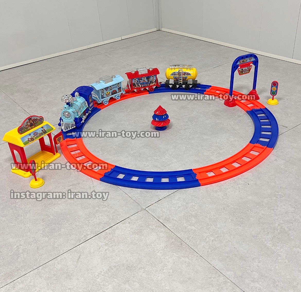 قطار موزیکال سگ نگهبان بزرگ - تصویر 5