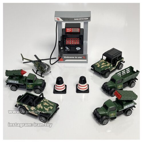 ماشین های ارتشی و پمپ بنزین